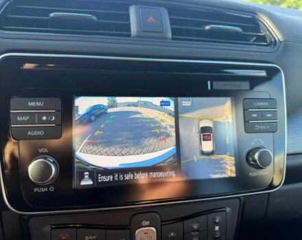 Белый Ниссан Лиф, объемом двигателя 0 л и пробегом 34 тыс. км за 8000 $, фото 7 на Automoto.ua