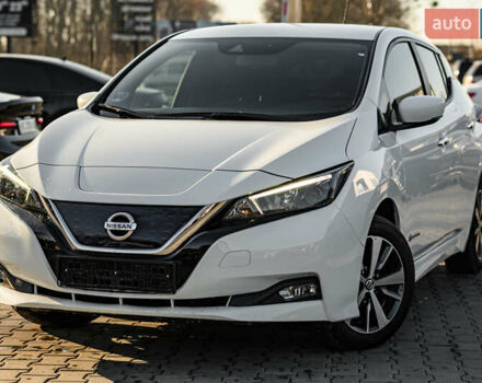 Белый Ниссан Лиф, объемом двигателя 0 л и пробегом 49 тыс. км за 13750 $, фото 1 на Automoto.ua