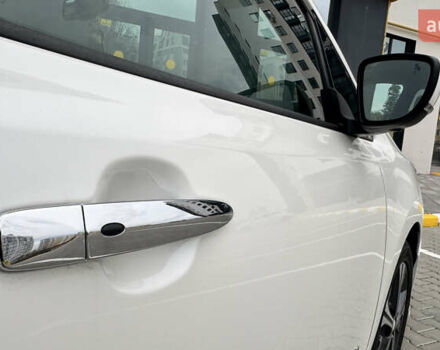 Белый Ниссан Лиф, объемом двигателя 0 л и пробегом 80 тыс. км за 13500 $, фото 7 на Automoto.ua