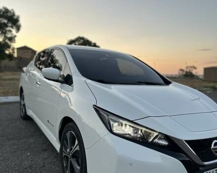 Білий Ніссан Ліф, об'ємом двигуна 0 л та пробігом 83 тис. км за 14000 $, фото 1 на Automoto.ua