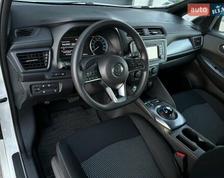 Белый Ниссан Лиф, объемом двигателя 0 л и пробегом 35 тыс. км за 12700 $, фото 36 на Automoto.ua