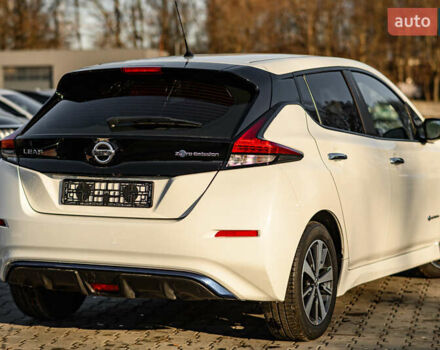 Белый Ниссан Лиф, объемом двигателя 0 л и пробегом 49 тыс. км за 13750 $, фото 10 на Automoto.ua