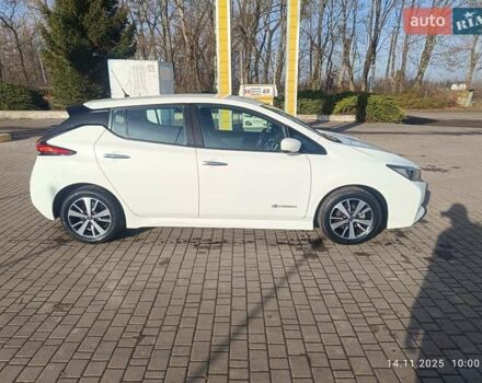 Білий Ніссан Ліф, об'ємом двигуна 0 л та пробігом 50 тис. км за 13500 $, фото 4 на Automoto.ua