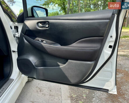 Білий Ніссан Ліф, об'ємом двигуна 0 л та пробігом 22 тис. км за 15000 $, фото 31 на Automoto.ua