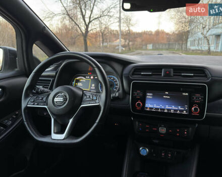 Белый Ниссан Лиф, объемом двигателя 0 л и пробегом 97 тыс. км за 12999 $, фото 11 на Automoto.ua