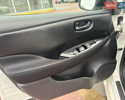 Белый Ниссан Лиф, объемом двигателя 0 л и пробегом 30 тыс. км за 15300 $, фото 14 на Automoto.ua