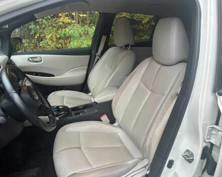 Білий Ніссан Ліф, об'ємом двигуна 0 л та пробігом 91 тис. км за 13000 $, фото 6 на Automoto.ua