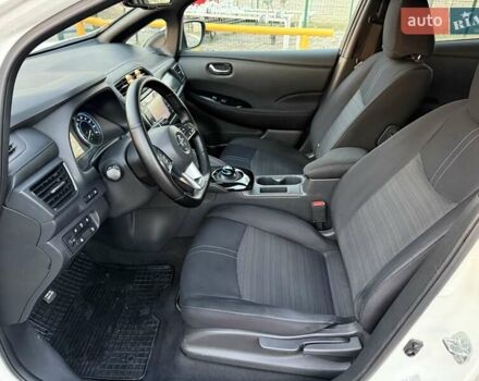 Белый Ниссан Лиф, объемом двигателя 0 л и пробегом 124 тыс. км за 11600 $, фото 16 на Automoto.ua