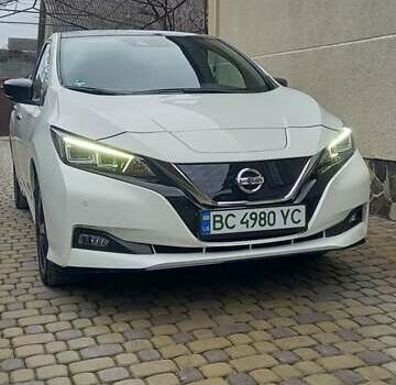 Белый Ниссан Лиф, объемом двигателя 0 л и пробегом 113 тыс. км за 14800 $, фото 2 на Automoto.ua