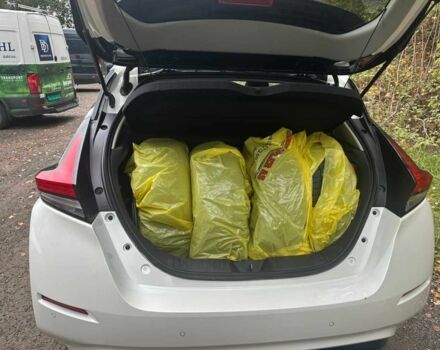 Білий Ніссан Ліф, об'ємом двигуна 0 л та пробігом 91 тис. км за 13000 $, фото 4 на Automoto.ua