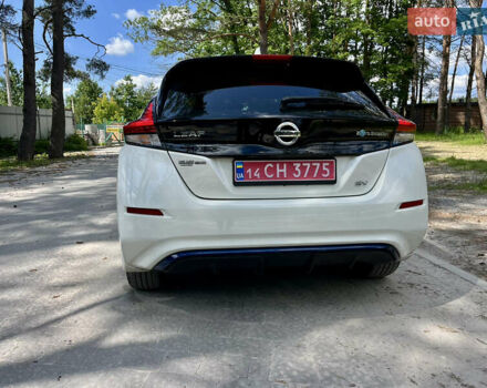 Білий Ніссан Ліф, об'ємом двигуна 0 л та пробігом 22 тис. км за 15000 $, фото 3 на Automoto.ua