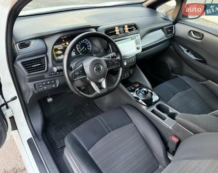 Белый Ниссан Лиф, объемом двигателя 0 л и пробегом 124 тыс. км за 11600 $, фото 15 на Automoto.ua