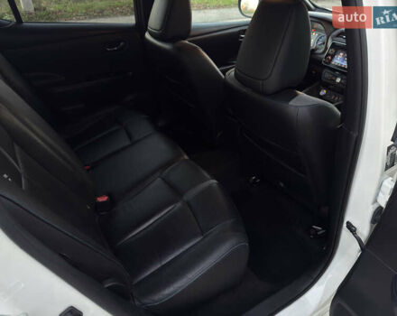 Белый Ниссан Лиф, объемом двигателя 0 л и пробегом 97 тыс. км за 12999 $, фото 21 на Automoto.ua