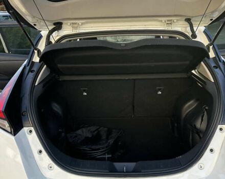 Белый Ниссан Лиф, объемом двигателя 0 л и пробегом 19 тыс. км за 16100 $, фото 17 на Automoto.ua