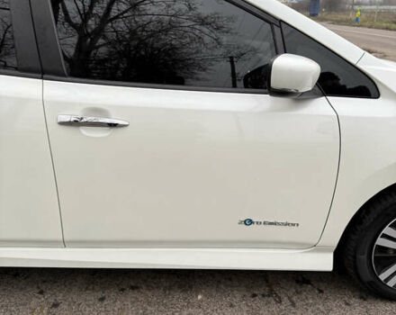 Белый Ниссан Лиф, объемом двигателя 0 л и пробегом 58 тыс. км за 13500 $, фото 9 на Automoto.ua