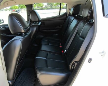 Белый Ниссан Лиф, объемом двигателя 0 л и пробегом 34 тыс. км за 7400 $, фото 11 на Automoto.ua