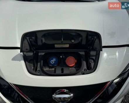 Белый Ниссан Лиф, объемом двигателя 0 л и пробегом 113 тыс. км за 14800 $, фото 21 на Automoto.ua