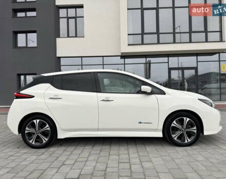 Белый Ниссан Лиф, объемом двигателя 0 л и пробегом 52 тыс. км за 13900 $, фото 7 на Automoto.ua