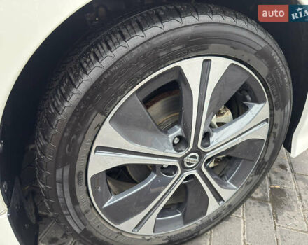 Белый Ниссан Лиф, объемом двигателя 0 л и пробегом 30 тыс. км за 15300 $, фото 33 на Automoto.ua