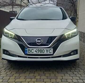 Белый Ниссан Лиф, объемом двигателя 0 л и пробегом 113 тыс. км за 14800 $, фото 5 на Automoto.ua