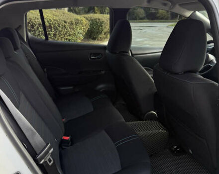 Белый Ниссан Лиф, объемом двигателя 0 л и пробегом 149 тыс. км за 15500 $, фото 14 на Automoto.ua