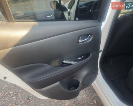 Белый Ниссан Лиф, объемом двигателя 0 л и пробегом 106 тыс. км за 16350 $, фото 24 на Automoto.ua