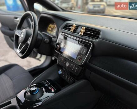 Белый Ниссан Лиф, объемом двигателя 0 л и пробегом 124 тыс. км за 11600 $, фото 23 на Automoto.ua