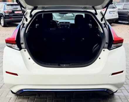 Белый Ниссан Лиф, объемом двигателя 0 л и пробегом 75 тыс. км за 15700 $, фото 8 на Automoto.ua