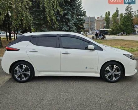 Белый Ниссан Лиф, объемом двигателя 0 л и пробегом 51 тыс. км за 14150 $, фото 1 на Automoto.ua