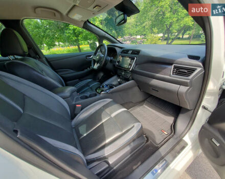 Білий Ніссан Ліф, об'ємом двигуна 0 л та пробігом 38 тис. км за 18300 $, фото 22 на Automoto.ua