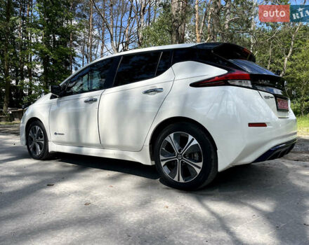 Білий Ніссан Ліф, об'ємом двигуна 0 л та пробігом 22 тис. км за 15000 $, фото 2 на Automoto.ua