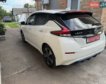 Белый Ниссан Лиф, объемом двигателя 0 л и пробегом 47 тыс. км за 17000 $, фото 4 на Automoto.ua