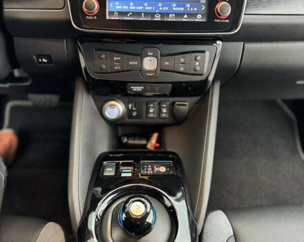 Белый Ниссан Лиф, объемом двигателя 0 л и пробегом 52 тыс. км за 13900 $, фото 29 на Automoto.ua