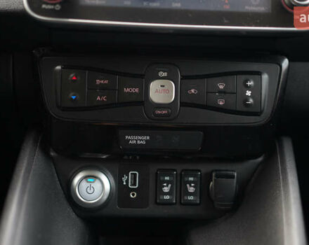 Белый Ниссан Лиф, объемом двигателя 0 л и пробегом 106 тыс. км за 16500 $, фото 33 на Automoto.ua