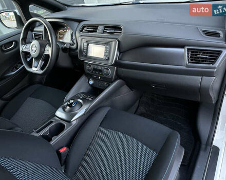 Белый Ниссан Лиф, объемом двигателя 0 л и пробегом 35 тыс. км за 12700 $, фото 51 на Automoto.ua