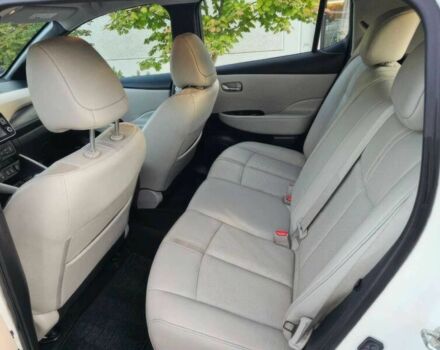 Белый Ниссан Лиф, объемом двигателя 0 л и пробегом 40 тыс. км за 9900 $, фото 10 на Automoto.ua