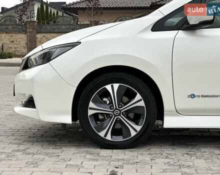 Белый Ниссан Лиф, объемом двигателя 0 л и пробегом 35 тыс. км за 12700 $, фото 30 на Automoto.ua