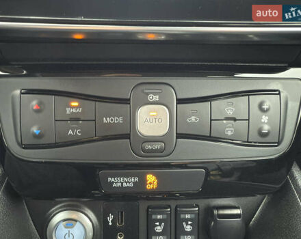 Белый Ниссан Лиф, объемом двигателя 0 л и пробегом 30 тыс. км за 15300 $, фото 29 на Automoto.ua