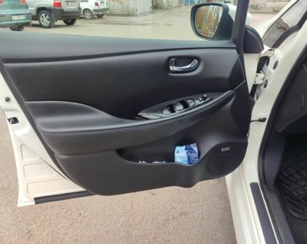 Білий Ніссан Ліф, об'ємом двигуна 0 л та пробігом 143 тис. км за 15400 $, фото 16 на Automoto.ua