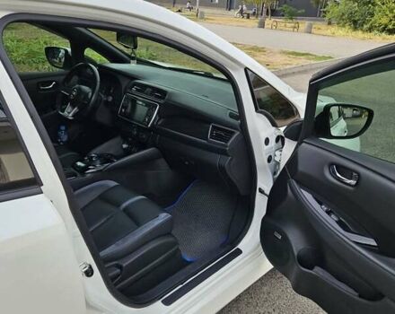 Белый Ниссан Лиф, объемом двигателя 0 л и пробегом 51 тыс. км за 14150 $, фото 25 на Automoto.ua