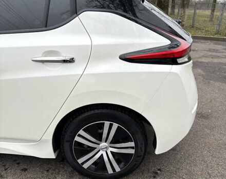 Белый Ниссан Лиф, объемом двигателя 0 л и пробегом 58 тыс. км за 13500 $, фото 15 на Automoto.ua