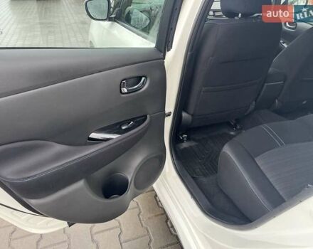 Белый Ниссан Лиф, объемом двигателя 0 л и пробегом 108 тыс. км за 11200 $, фото 12 на Automoto.ua