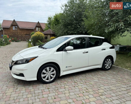 Белый Ниссан Лиф, объемом двигателя 0 л и пробегом 96 тыс. км за 14000 $, фото 1 на Automoto.ua