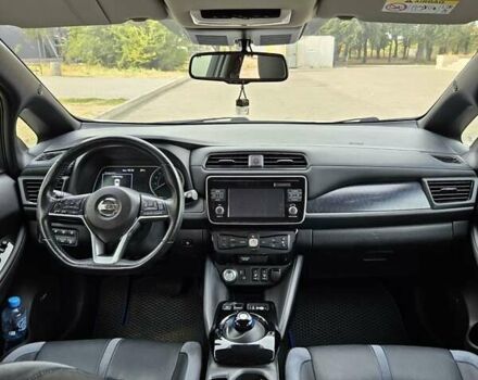 Белый Ниссан Лиф, объемом двигателя 0 л и пробегом 51 тыс. км за 14150 $, фото 21 на Automoto.ua