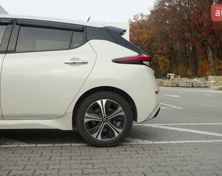 Белый Ниссан Лиф, объемом двигателя 0 л и пробегом 106 тыс. км за 16500 $, фото 10 на Automoto.ua