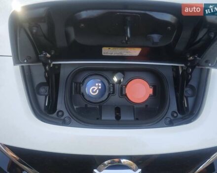 Белый Ниссан Лиф, объемом двигателя 0 л и пробегом 106 тыс. км за 16350 $, фото 39 на Automoto.ua