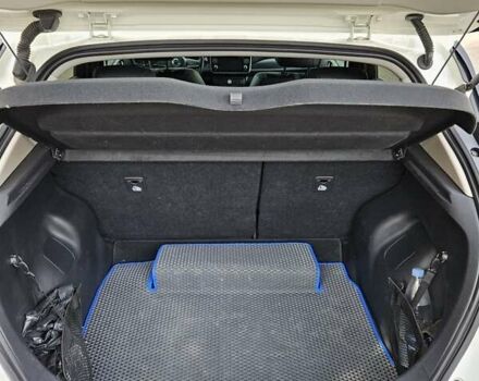 Белый Ниссан Лиф, объемом двигателя 0 л и пробегом 51 тыс. км за 14150 $, фото 22 на Automoto.ua