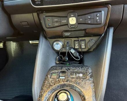 Білий Ніссан Ліф, об'ємом двигуна 0 л та пробігом 118 тис. км за 15000 $, фото 25 на Automoto.ua