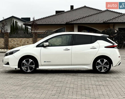 Белый Ниссан Лиф, объемом двигателя 0 л и пробегом 35 тыс. км за 12700 $, фото 11 на Automoto.ua