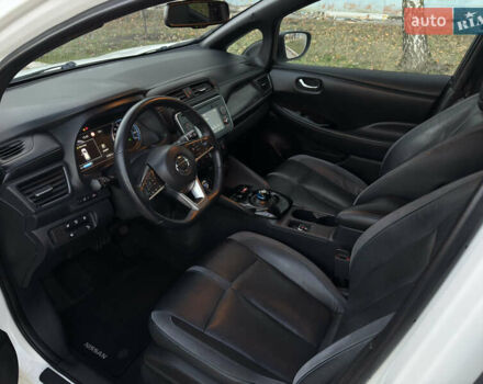 Белый Ниссан Лиф, объемом двигателя 0 л и пробегом 97 тыс. км за 12999 $, фото 8 на Automoto.ua